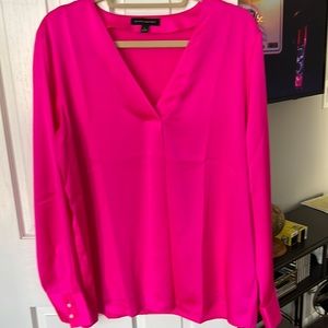 Beautiful Banana Republic hot pink silky blouse in size Large!